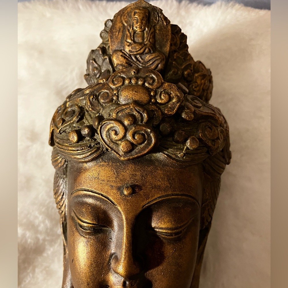 Quan Yin Sadak Bust - Picture 8 of 8